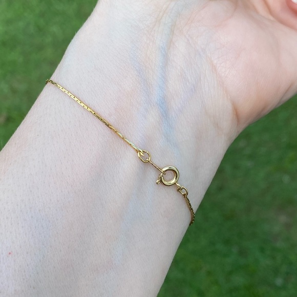 Pink faux Pearl gold tone fashion bracelet - Picture 10 of 10